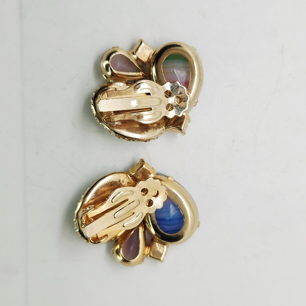 Vintage 1940s Iris & Confetti Art Glass Cabochon Clip-On Earrings Gold Tone - Picture 2 of 10
